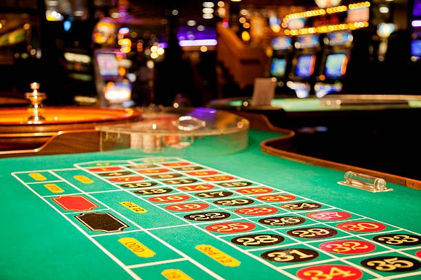 Live dealer blackjack table on mobile phone